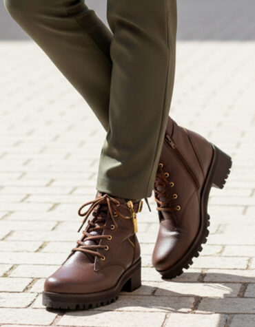 Coturno feminino de couro: dicas de looks