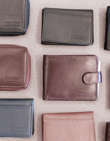 Como combinar carteiras masculinas de couro com seu estilo