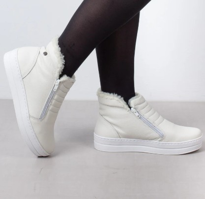 Looks com tênis de couro feminino